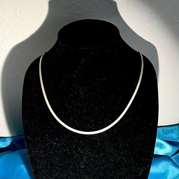 AZU Vintage Italian 925 Silver Herringbone Necklace - Picture 13 of 13